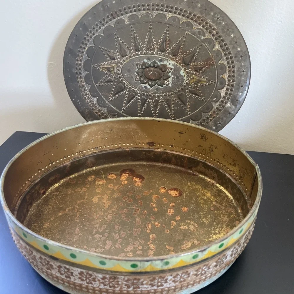 Vintage oval shape embossed Tin Box Pantry Storage‎ Painted Texture Copper Lid
